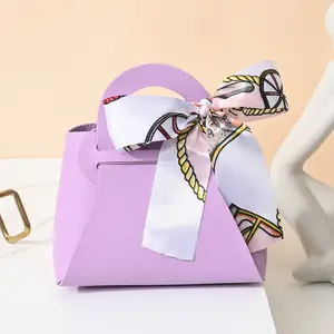 Sac cadeau de mariage personnalisé en cuir PU sac de bonbons de faveurs de mariage portable avec ruban d'arc pochette de boîte-cadeau de bonbon sucré