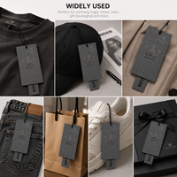 Étiquettes suspendues en papier personnalisées OEM, écologiques, avec dorure à chaud, pour vêtements, chaussures et sacs