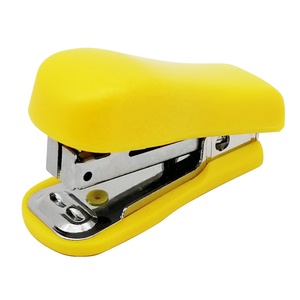 Bán Buôn Khuyến Mại Nhựa Số 10 <span class=keywords><strong>Staples</strong></span> <span class=keywords><strong>Mini</strong></span> Trẻ Em Của Stapler Với Staple Remover - Product Image 1
