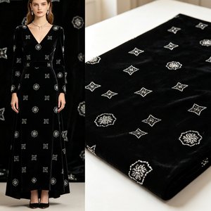 Tela de Terciopelo Negro A068 con Bordado de Cuentas en Forma de Estrella Geométrica Cian Pálido para Vestidos y <span class=keywords><strong>Abrigos</strong></span> Formales de Otoño e Invierno - Product Image 1