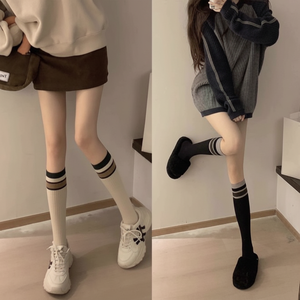 Calcetines de coordinación de cuatro estaciones a rayas para mujer para la escuela Calcetines de coordinación de cuatro estaciones a la moda - Product Image 1