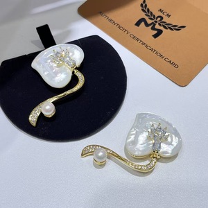 Broche de Joyería Shell Love Sea Akoya para Mujer, Lindo Broche de Flor con Forma de Cisne de Dibujos Animados, con Esmalte Impecable, Material de Cristal de Perla - Product Image 1