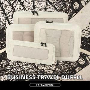 Sac de voyage et de sport imperméable extra large pour femme, personnalisable avec logo - Product Image 2