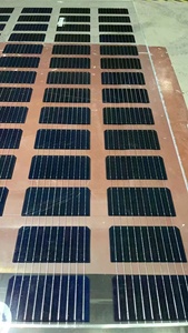 Matériaux de construction écologiques, tuiles solaires photovoltaïques PERC BIPV colorées en verre cristallin, faciles à nettoyer, module de tuiles solaires photovoltaïques, efficacité de 22% - Product Image 4