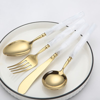 Ensemble de couverts de luxe rétro en acier inoxydable 304, finition miroir, couteau à steak et fourchette, manche en bambou et acrylique blanc, style occidental