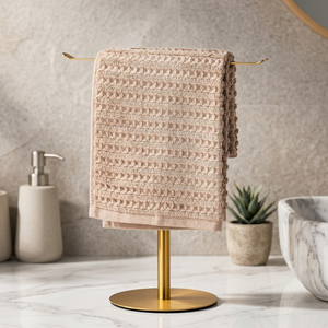 Toallero minimalista de latón independiente con 1 barra para uso en el baño - Product Image 6