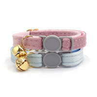 Collier pour chien et chat en velours de luxe, écologique, réglable, avec clochette, design personnalisable, couleur unie, durable et doux