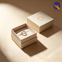 Cajas de Anillos Exquisitas con Tapa y Base Personalizadas con Logotipo, Empaque de Joyería con Forro Suave