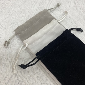 Sac d'emballage pour bijoux en velours personnalisé, pochette en velours avec cordon de serrage, pochette cadeau avec logo, pochette en daim, sac en velours, bijoux fins - Product Image 3
