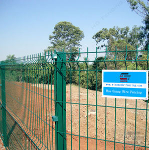 Vente directe d'usine Clôture incurvée 3D avec poteau en pêche revêtu de poudre, clôture à pliage triangulaire pour la sécurité des usines - Product Image 4