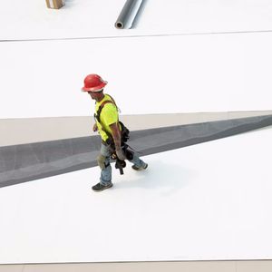 Membrane d'<span class=keywords><strong>étanchéité</strong></span> en butyl avec revêtement PVDF de 1,2 mm, 1,5 mm, 2,0 mm pour l'<span class=keywords><strong>étanchéité</strong></span> des toitures métalliques et plates - Product Image 2