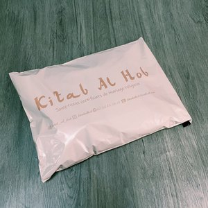 Sobres de Poliéster Color Albaricoque Brillante Personalizados - Bolsas de Envío con Acabado Mate e Impresión de Logotipo para Ropa, Regalos y Comercio Electrónico - Product Image 4