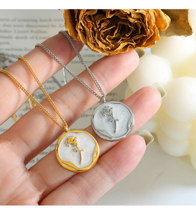 Collier ras du cou en acier inoxydable 18K or clair, personnalité de luxe rétro émail goutte à goutte huile <span class=keywords><strong>rose</strong></span> pendentif 2022 - Product Image 3