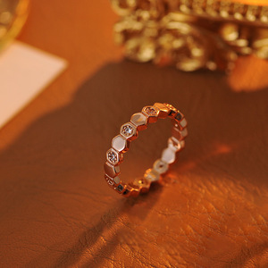 新しいトレンディなファッション銅ハニカムダイヤモンド型幾何学模様ローズゴールド女性の人差し指リング卸売 - Product Image 2