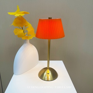 Cross-border modern minimalist fabric metal pleated <b>table</b> <b>lamp</b> for bedroom bedside ambient lighting, rechargeable USB touch - Product Image 2