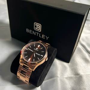 Bracelet étanche pour smartwatch combiné à un mouvement à quartz japonais vertical 3ATM conçu pour la durabilité et le style - Product Image 6