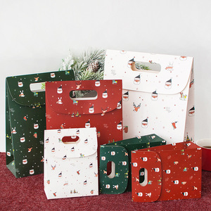 Sac en papier écologique pour cadeaux de Noël, sac à bonbons, sac cadeau portable, disponible en trois tailles, vente en gros directe usine - Product Image 1
