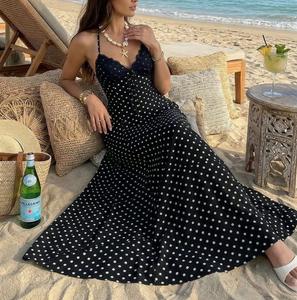 Robe longue en mousseline noire à pois, col cœur, bretelles spaghetti, coupe trapèze ample, décontractée pour l'été et la plage - Product Image 1