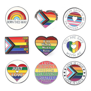 Broche Arc-en-ciel Allié LGBTQ avec Rayures Colorées - L'Amour N'a Pas de Définition - Brille de Tant Qu'Il Te Plaît d'être Ton Vrai Moi - Parfaite pour un Usage Quotidien - Product Image 1