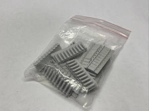 Original tout nouveau 1SNK900611R0000 UMH porte-marqueur de fil PKG de 10 pour PLC - Product Image 2