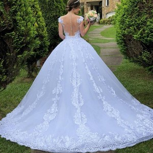 Vestidos de Novia Talla Grande sin Espalda 2026, Vestido de Novia Blanco con Cuello en V y Encaje - Product Image 2