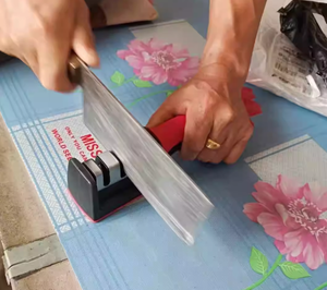 เครื่องลับมีดอเนกประสงค์ 4-in-1 แบบใหม่ ใช้งานง่าย ลับมีดและกรรไกรได้อย่างรวดเร็ว - Product Image 1