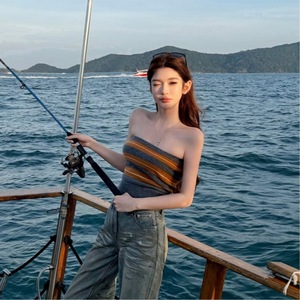 Débardeur court en maille rayé contrastant style coréen pour femme, coupe ajustée, sexy et flatteuse pour la silhouette, collection été 2026 - Product Image 4