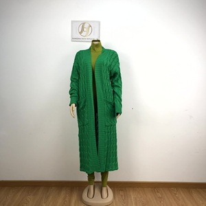 2024 femmes décontracté <span class=keywords><strong>Cardigan</strong></span> grande taille automne hiver long pull tricoté avec poche couleur unie pour la saison d'automne - Product Image 3