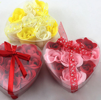 Savon blanchissant en forme de rose romantique