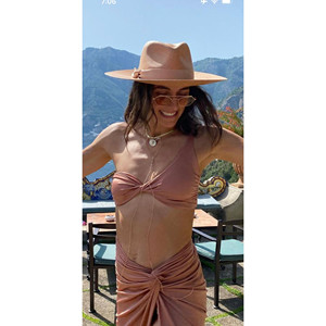 Collana con ciondolo Melissa di Eklexic - Product Image 2