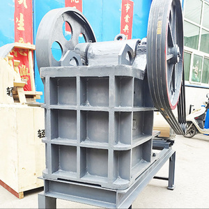 Concasseur à mâchoires diesel PE250x400, machine portable de petite taille avec moteur pour la construction minière et le concassage de pierres - Product Image 2