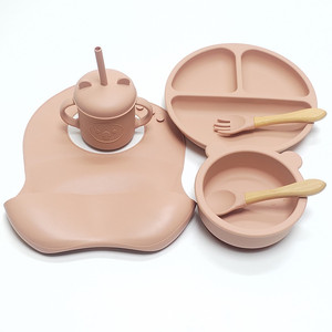 Cuenco de silicona de oso para niños con ventosa, vajilla de dibujos animados para bebés de grado alimenticio, herramienta bonita para comer y alimentar accionada manualmente - Product Image 5