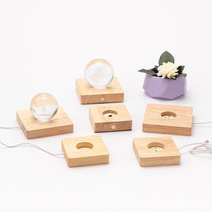 Vente en gros de veilleuse LED carrée 3D RVB personnalisée Support de lampe en bois massif de hêtre Technologie LED RVB Lumière polie avec logo personnalisé - Product Image 3