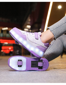 <span class=keywords><strong>Pattini</strong></span> a rotelle traspiranti a bottone per bambini alla moda scarpe sportive a doppia ruota a LED per bambini - Product Image 4