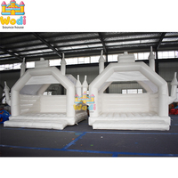Castillo Inflable Blanco, Moderno, Minimalista, de Vinilo Blanco Puro, Ecológico, Personalizable, para Decoración de Bodas y Eventos