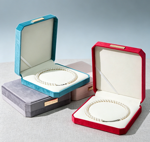 Caja Octogonal para Collar de Perlas, Hecha a Mano, de Alta Gama, Envuelta en Tela de Terciopelo Fino, Cierre Magnético, Base Rígida, Azul Lago, Rojo, Gris, Nude - Product Image 3