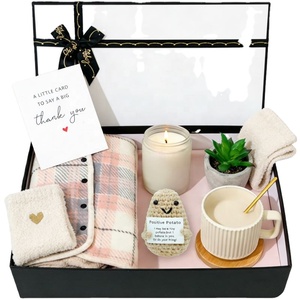 Ensemble cadeau confortable de 9 pièces avec couverture, bougie parfumée et tasse, boîte cadeau haut de gamme pour cadeaux d'invités, anniversaire - Product Image 1