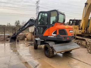 Doosan DH60 DX60 Tipo de rueda Excavadora usada Máquina 2021 Modelo 6 toneladas Peso operativo 42.5KW Potencia Buen estado Motor de núcleo - Product Image 2