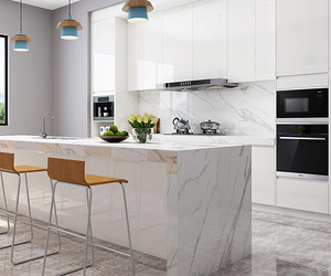 Cuisine moderne en bois massif de style shaker, avec îlot, finition haute brillance, personnalisée, luxe, blanc, ensemble de meubles de villa - Product Image 5