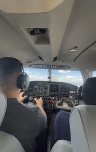 Casque d'aviation de qualité supérieure avec suppression du bruit ambiant, serre-tête réglable et prise unique U174/U pour usage civil - Product Image 6