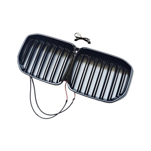 Parrilla delantera BMW X7 con iluminación LED en negro brillante para modelos 2020, 2021 y 2022, material ABS - Product Image 3