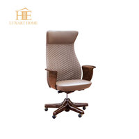 Chaise de bureau de direction pivotante haut de gamme en cuir à dossier haut, réglable en hauteur, pour bureau moderne et luxueux