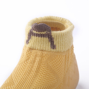 Chaussons-chaussettes pour bébés et enfants, à pois, en latex, avec semelles en caoutchouc, pour l'hiver - Product Image 5