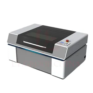 1060 CO2 Découpe Laser Machine De Gravure 80W 100W 130 Facultatif Refroidisseur D'eau Auto Focus Linéaire Guide Laser Cutter Graveur