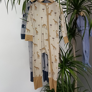 ชุดรอมเปอร์เด็กอ่อนผ้าไผ่แบบยูนิเซ็กซ์ มีปลายแขนแบบพับได้ ซิป YKK แบบ <span class=keywords><strong>2</strong></span> ทาง สามารถพับเท้าได้ - Product Image 2