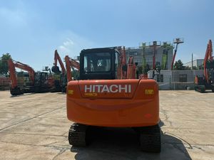 Excavatrice sur chenilles Hitachi Zaxis 210 de couleur orange, équipement de construction - Product Image 3