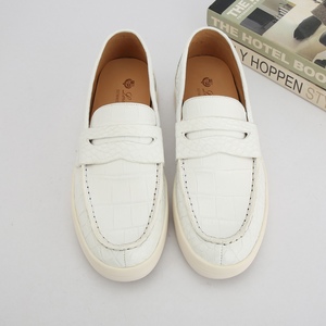 Mocasines de Piel de Cocodrilo 100% Estilo Británico para Hombre - Zapatos Casuales Sin Cordones con Suela Gruesa y Forro de Piel de Becerro - Product Image 6