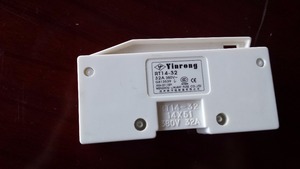 Galaxy RT14-32 690V iec60269 tàu sân bay được chứng nhận với các điểm kiểm tra và xếp hạng IP20 cho cơ sở cầu chì Tủ phân phối - Product Image 4