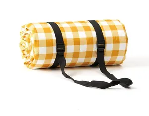 New Product Ideas Convenient Carry Picnic Mat Thermal Insulation Beach Picnic Mat Easy Band Thick Picnic Mat Outdoors