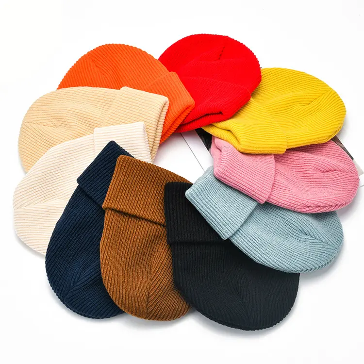 Moda Color sólido simple etiqueta personalizada barato de las mujeres de los hombres sombreros de invierno de punto sombreros para la venta